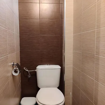 Apartment Luxury - King Size Bed. Pool. Free Parking.